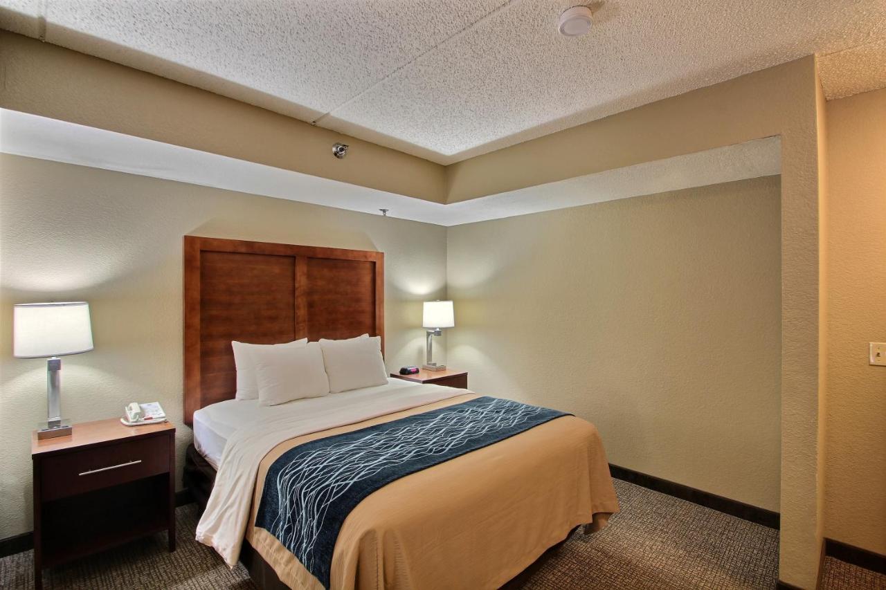Comfort Inn & Suites Jackson - West Bend Экстерьер фото