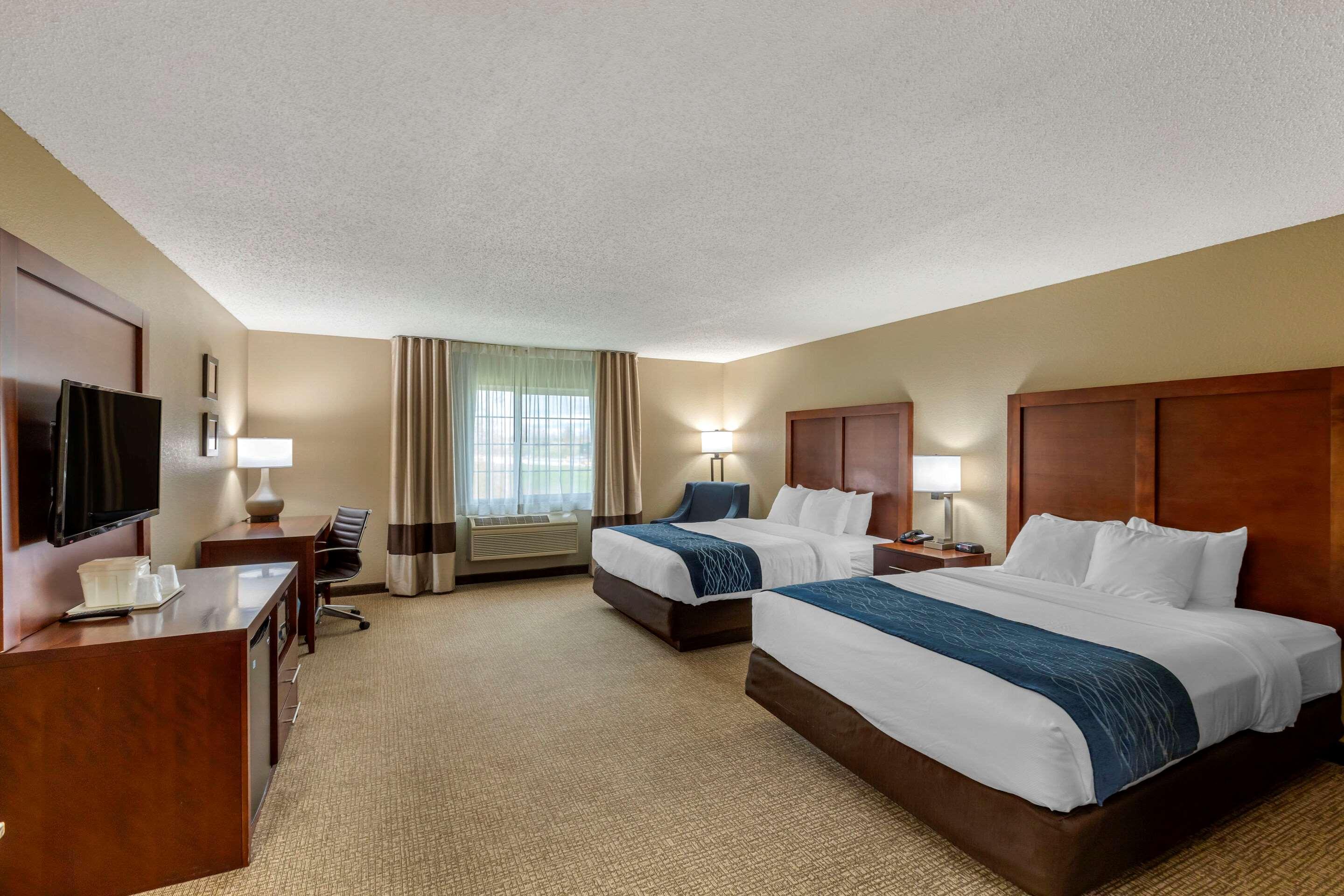 Comfort Inn & Suites Jackson - West Bend Экстерьер фото