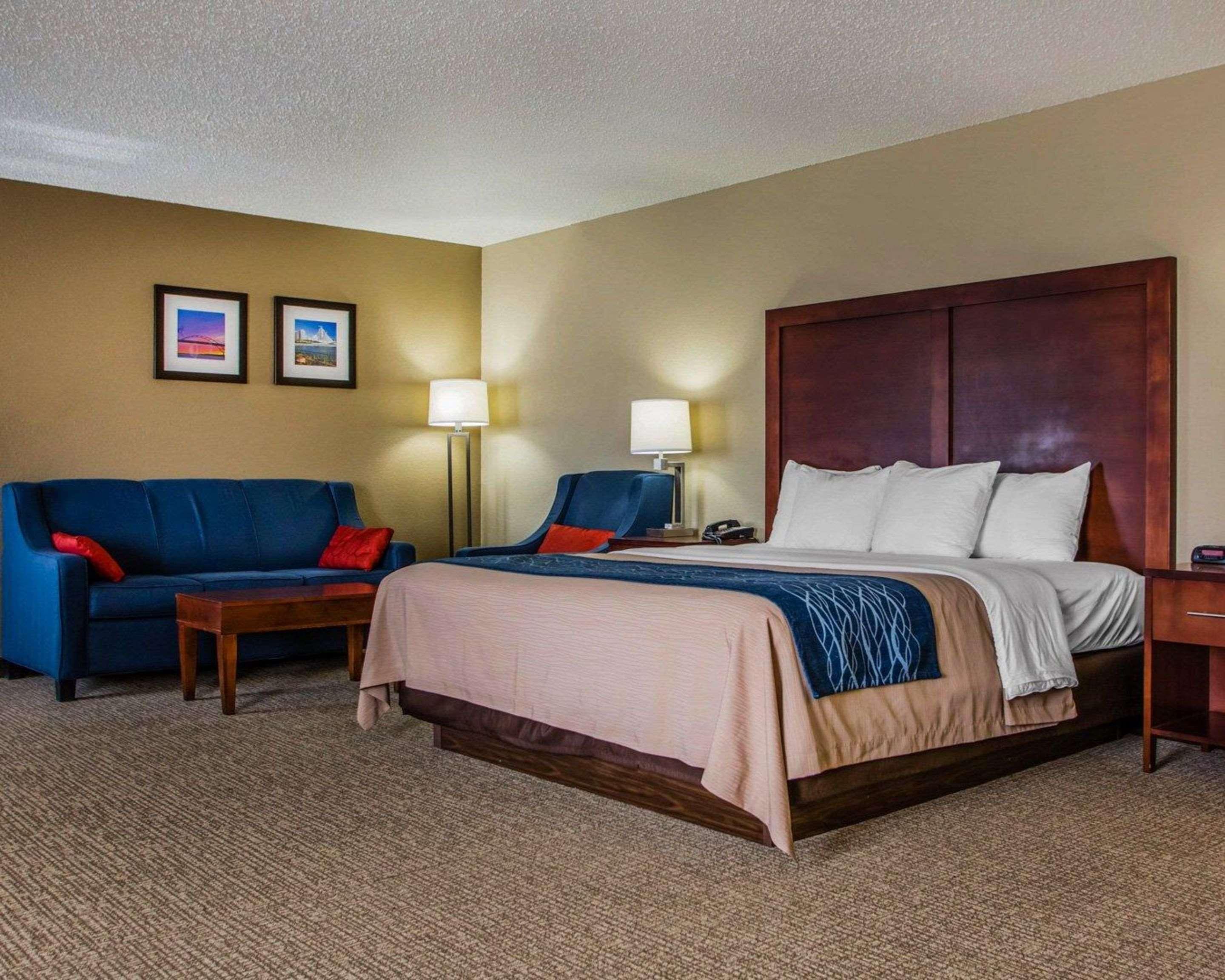 Comfort Inn & Suites Jackson - West Bend Экстерьер фото