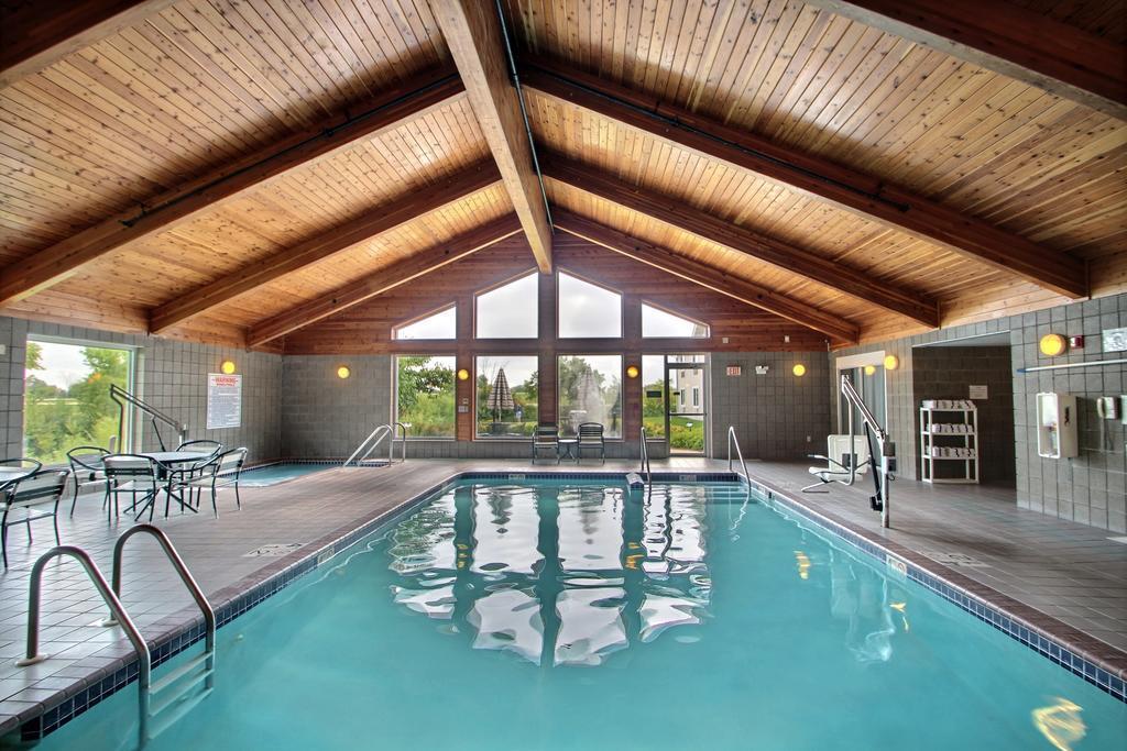 Comfort Inn & Suites Jackson - West Bend Экстерьер фото