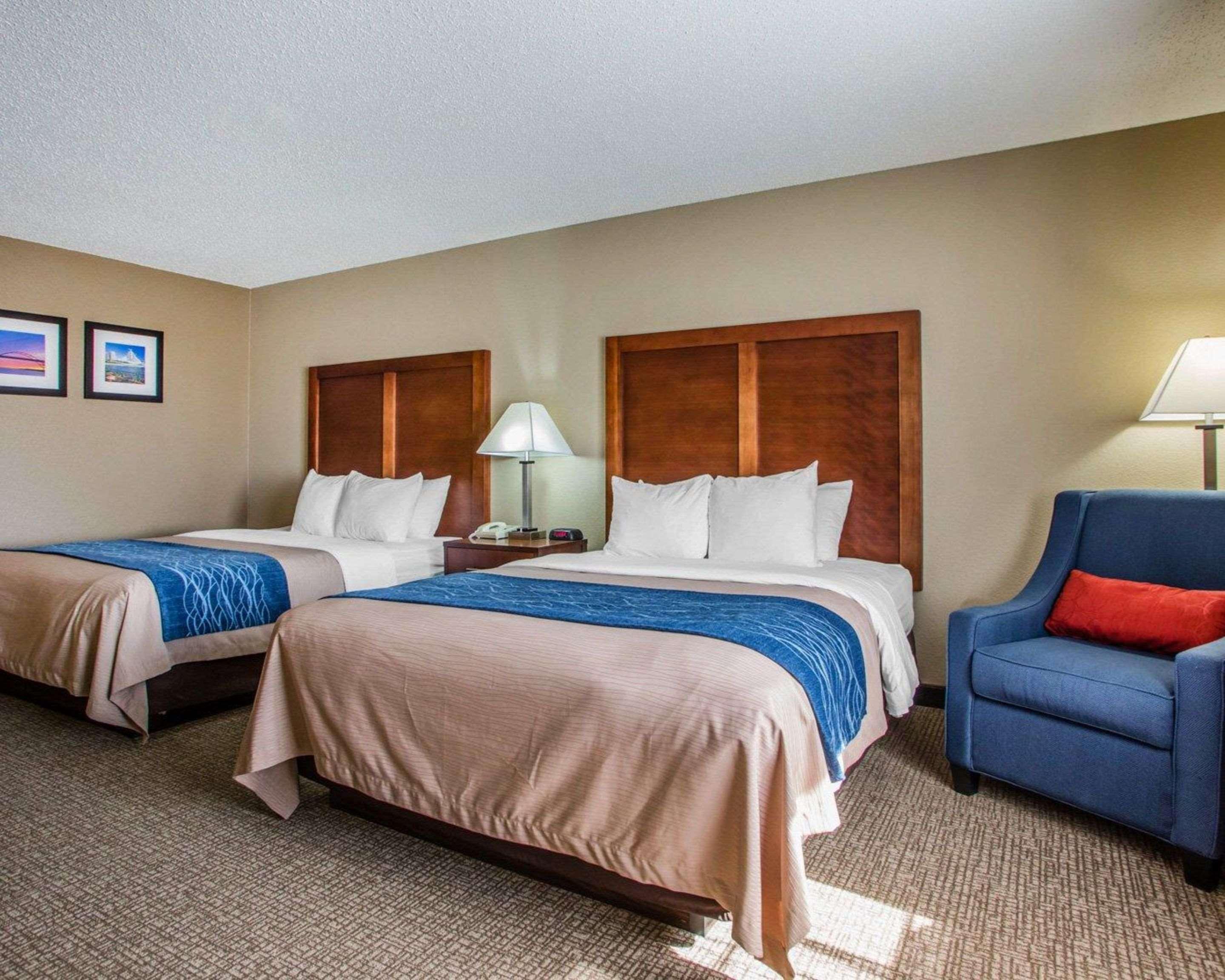 Comfort Inn & Suites Jackson - West Bend Экстерьер фото