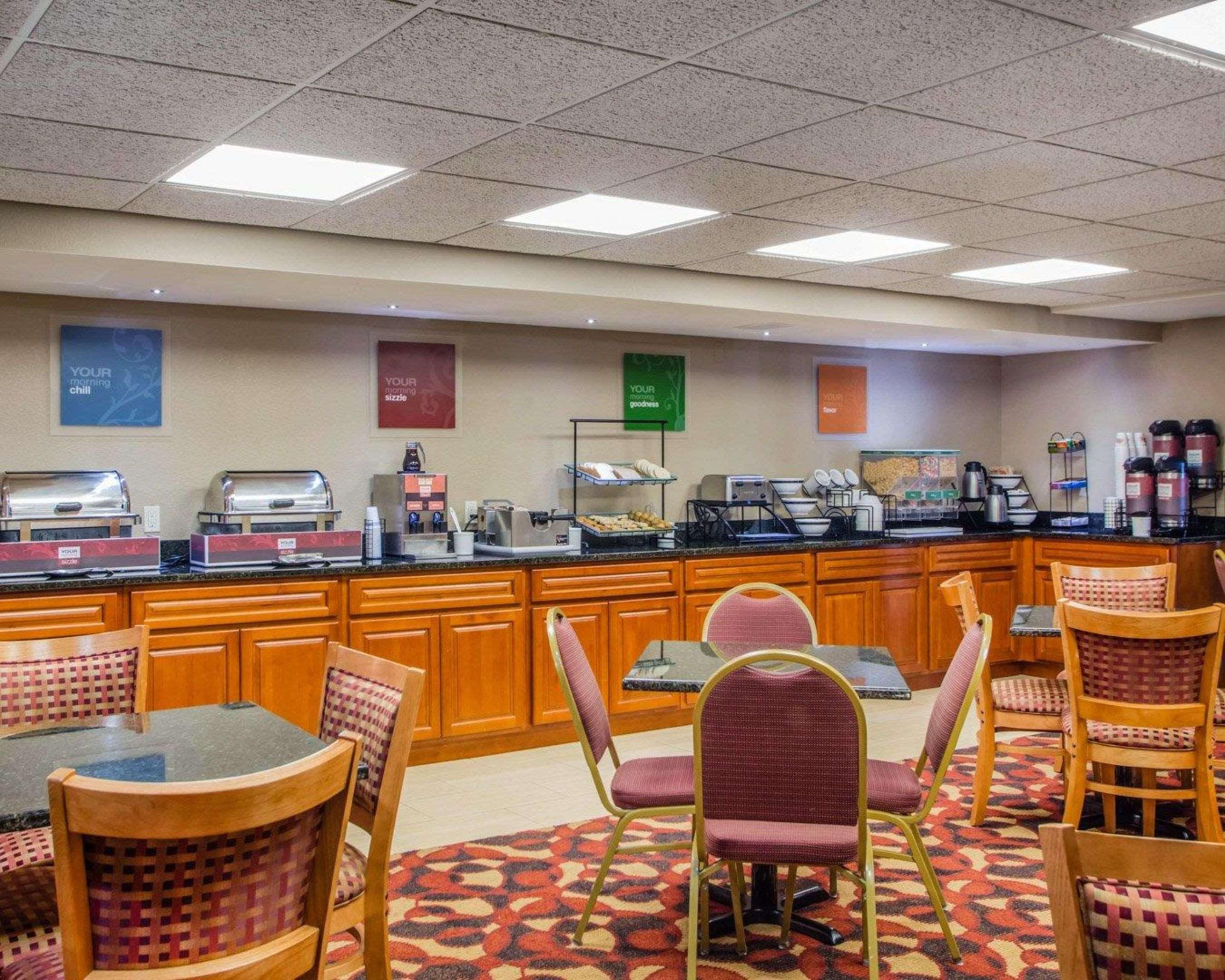 Comfort Inn & Suites Jackson - West Bend Экстерьер фото