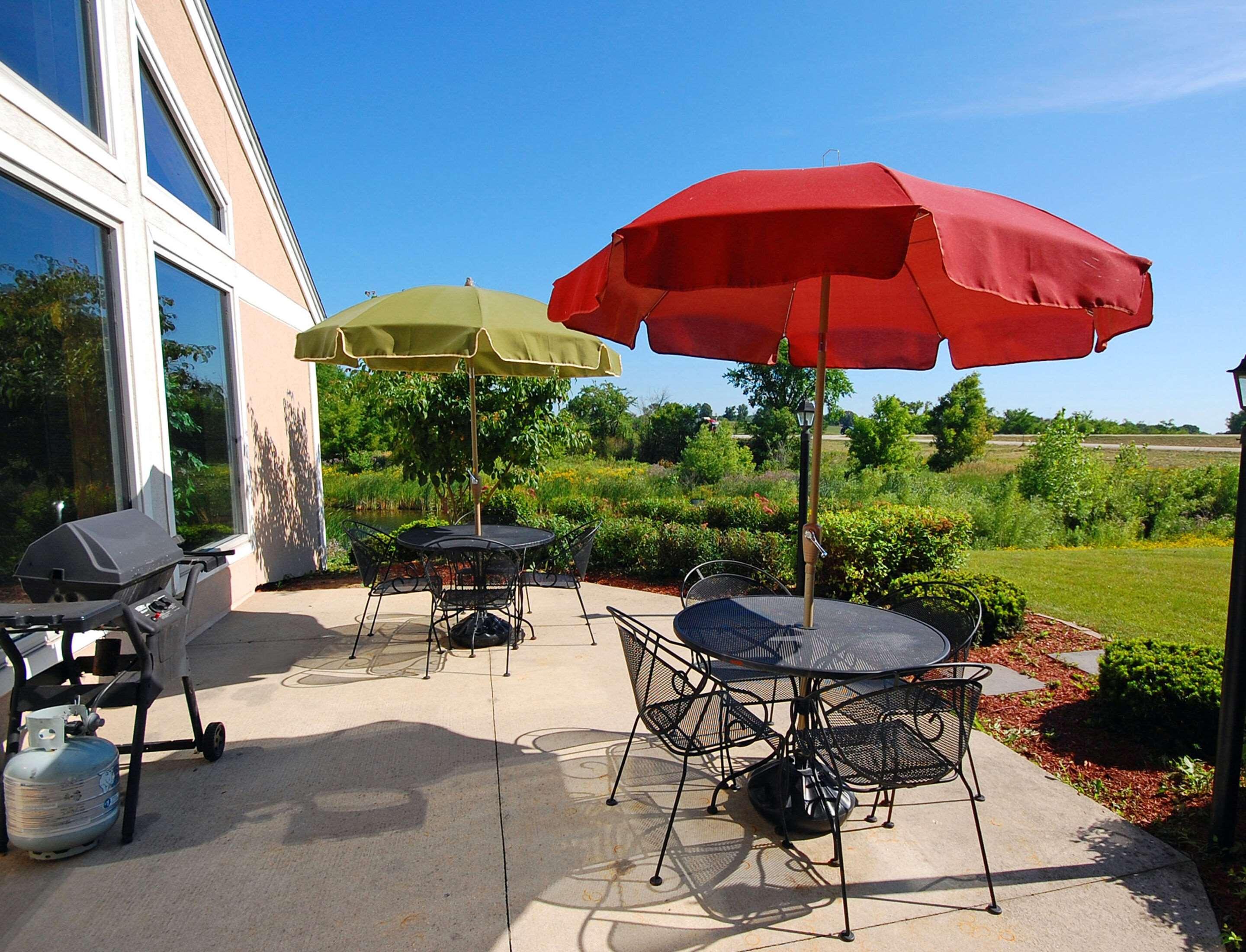 Comfort Inn & Suites Jackson - West Bend Экстерьер фото