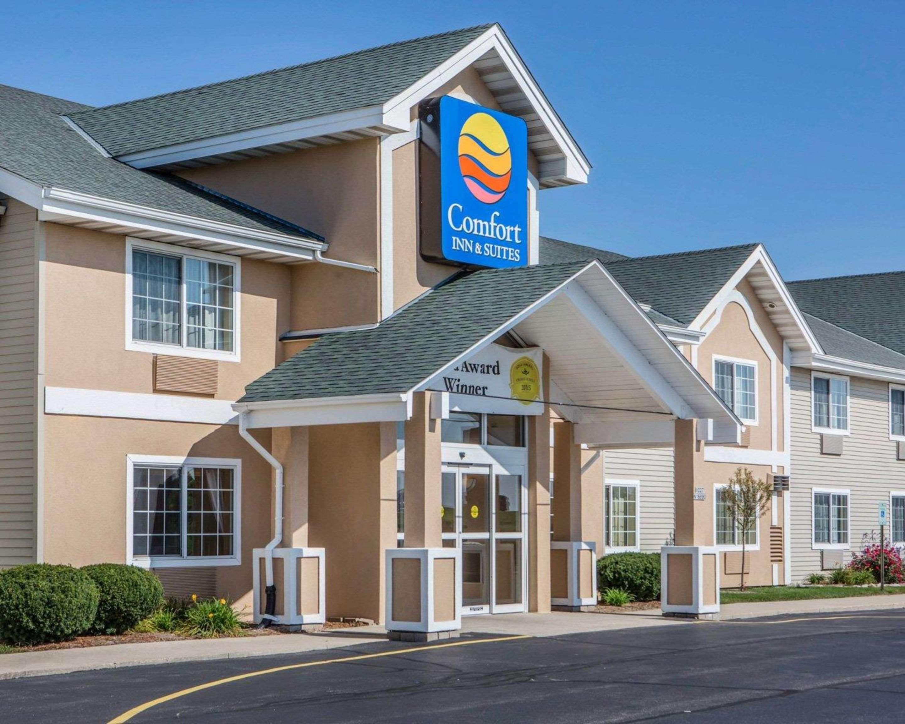 Comfort Inn & Suites Jackson - West Bend Экстерьер фото
